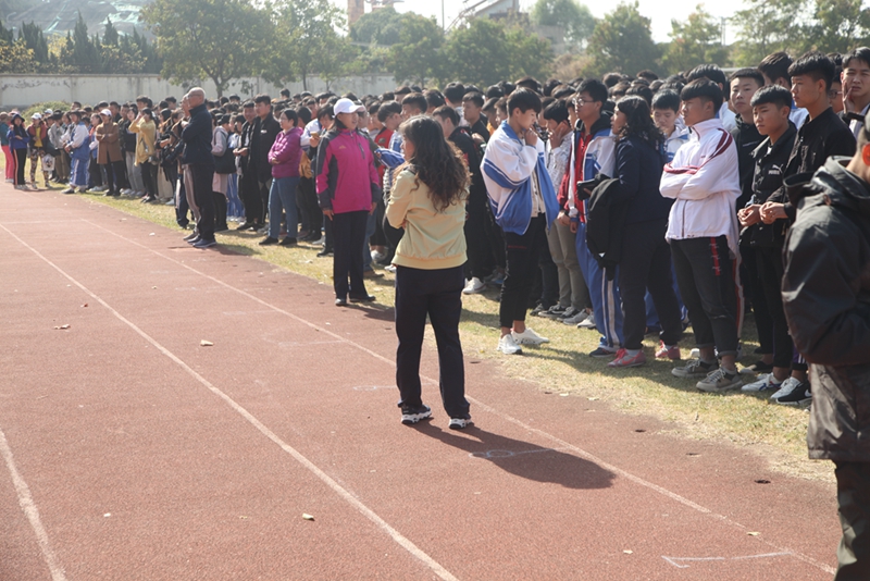 日出水了啊快点使劲动态图