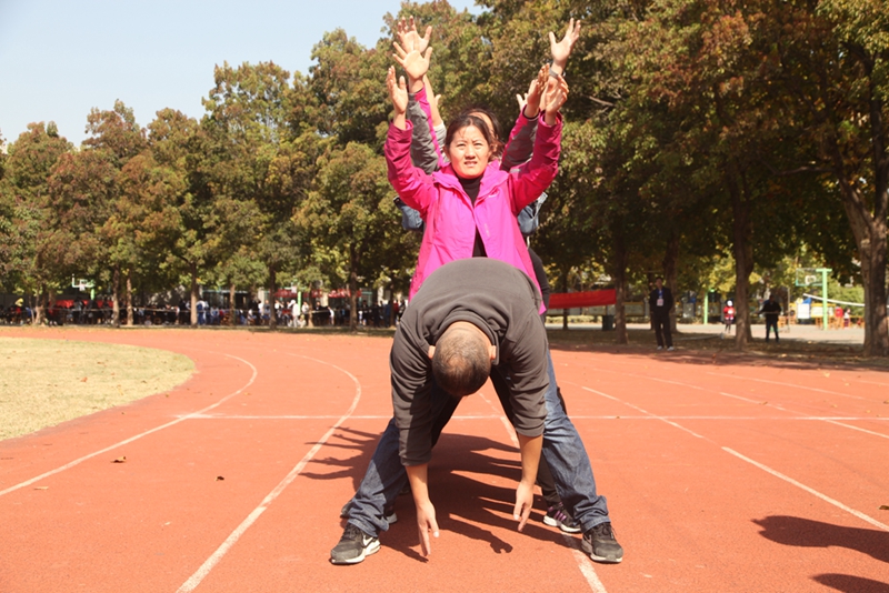 日出水了啊快点使劲动态图