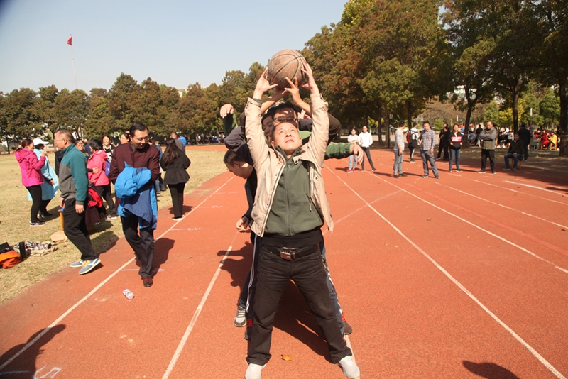 日出水了啊快点使劲动态图