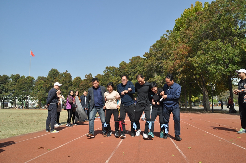 日出水了啊快点使劲动态图