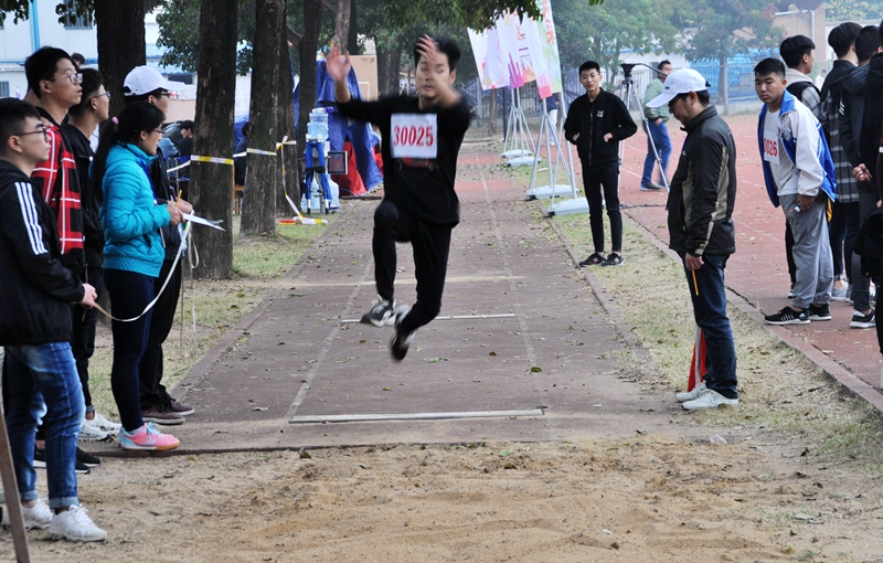 日出水了啊快点使劲动态图