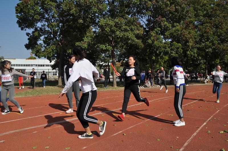 日出水了啊快点使劲动态图