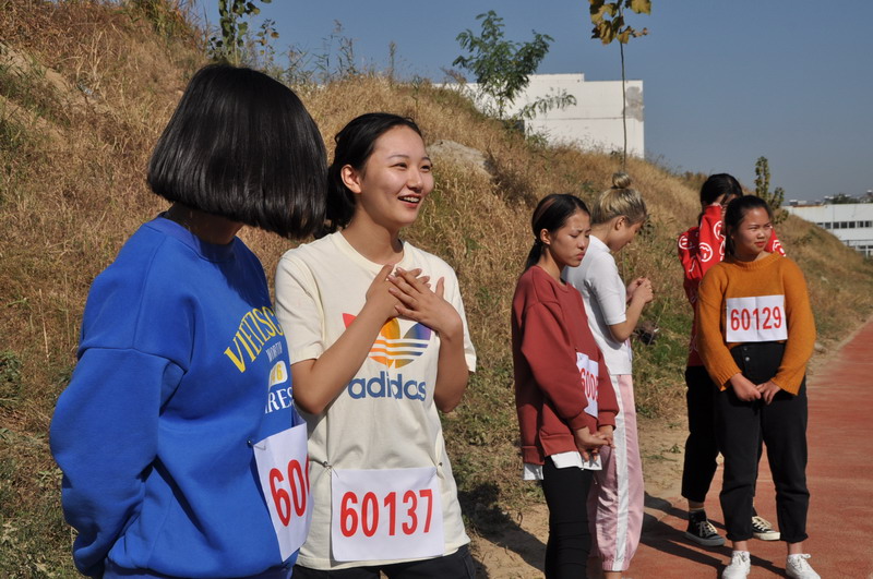 日出水了啊快点使劲动态图