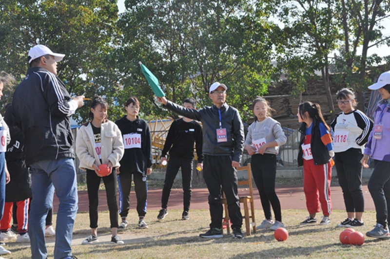 日出水了啊快点使劲动态图