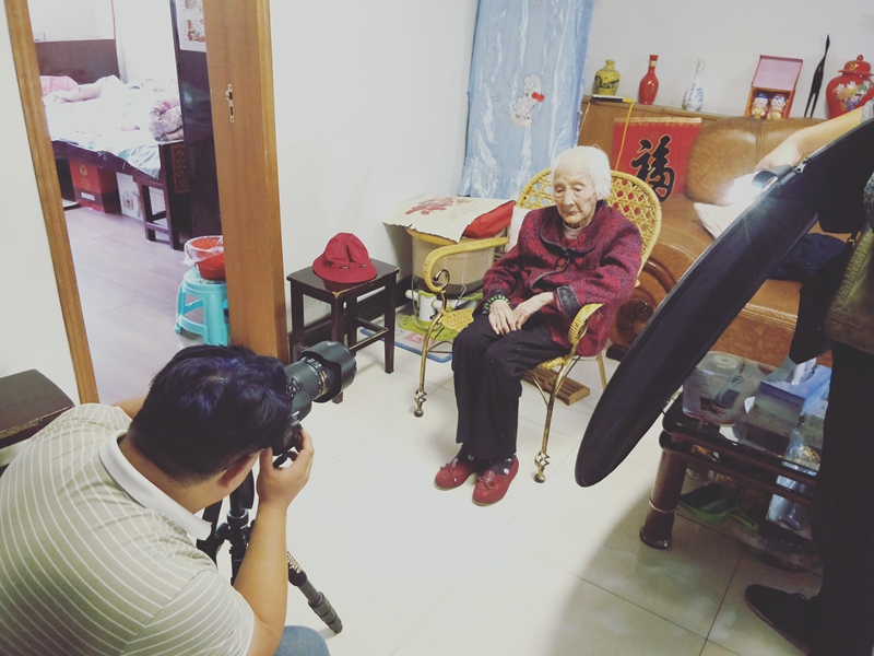 日出水了啊快点使劲动态图