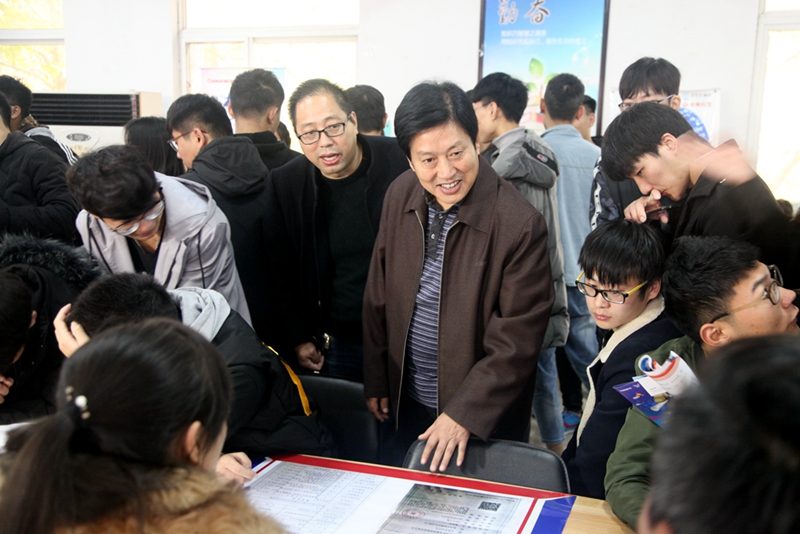 日出水了啊快点使劲动态图