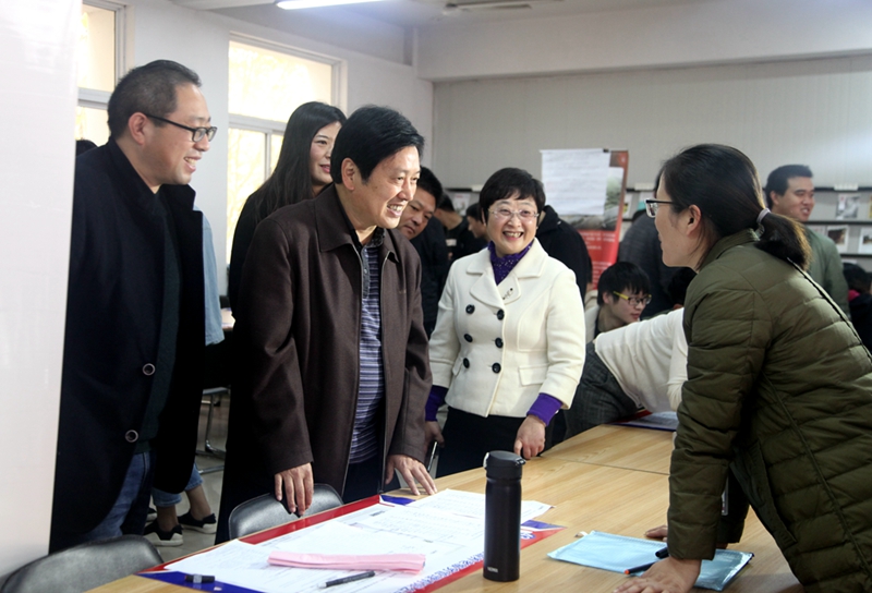 日出水了啊快点使劲动态图