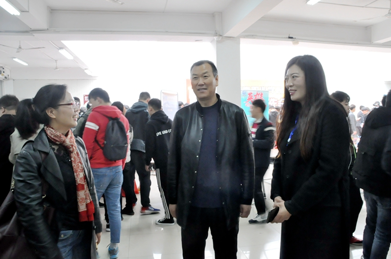 日出水了啊快点使劲动态图