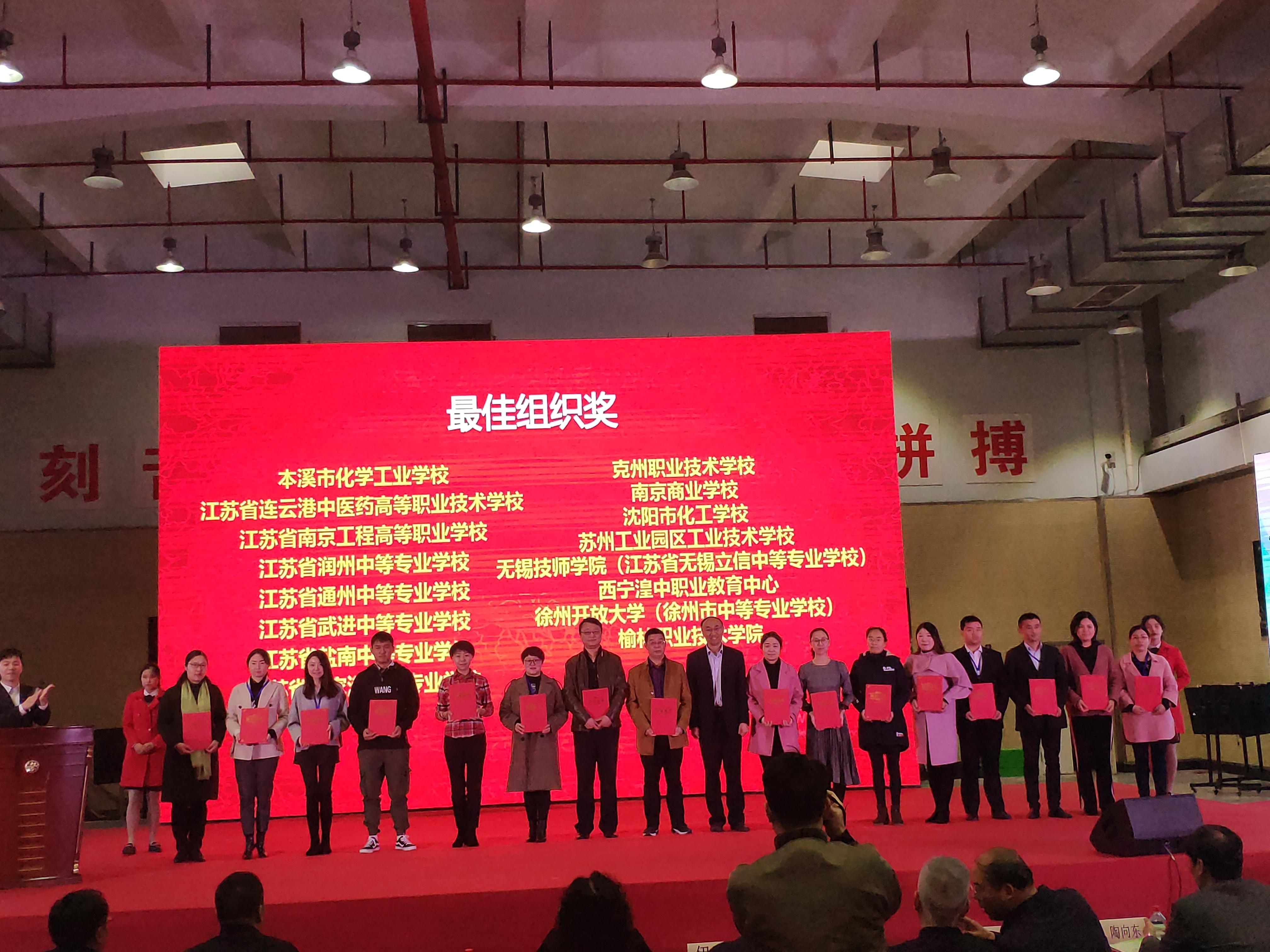 日出水了啊快点使劲动态图