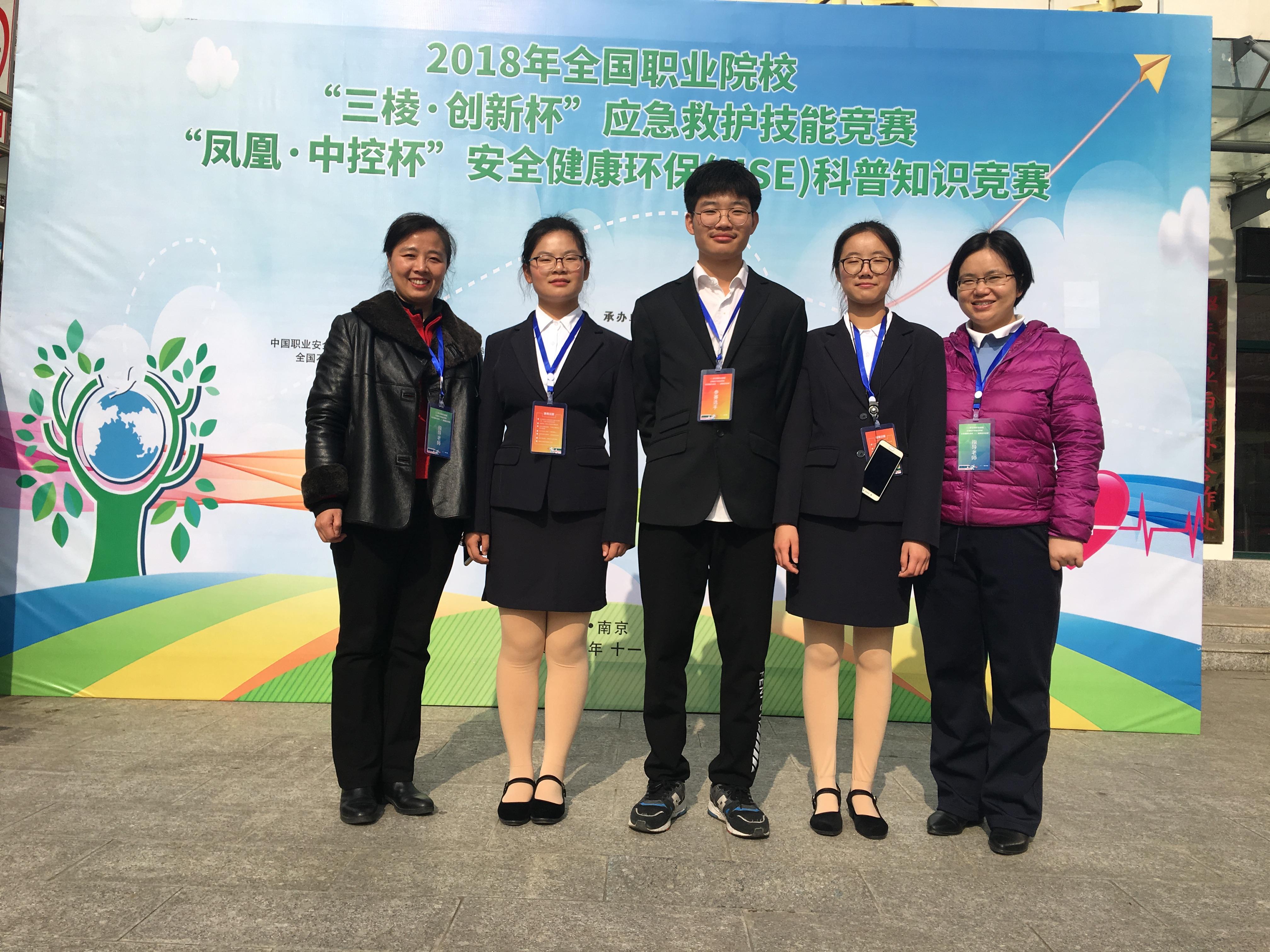 日出水了啊快点使劲动态图