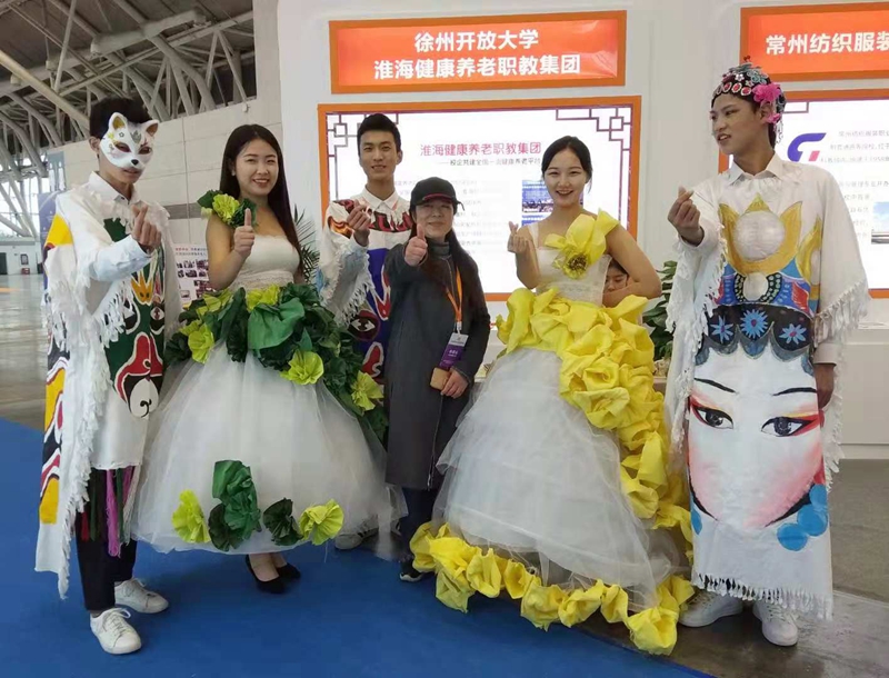 日出水了啊快点使劲动态图