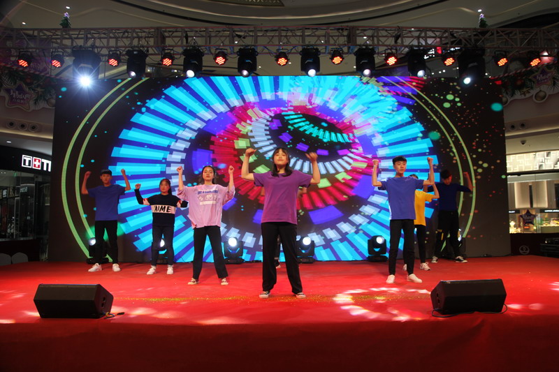 日出水了啊快点使劲动态图