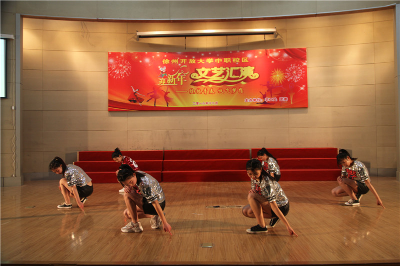 日出水了啊快点使劲动态图