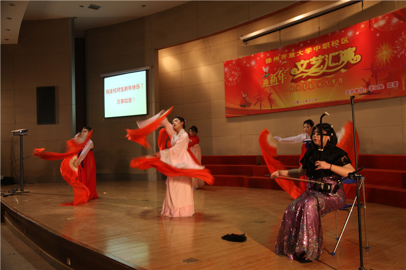 日出水了啊快点使劲动态图