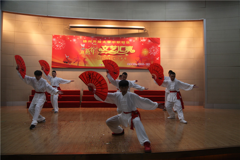 日出水了啊快点使劲动态图