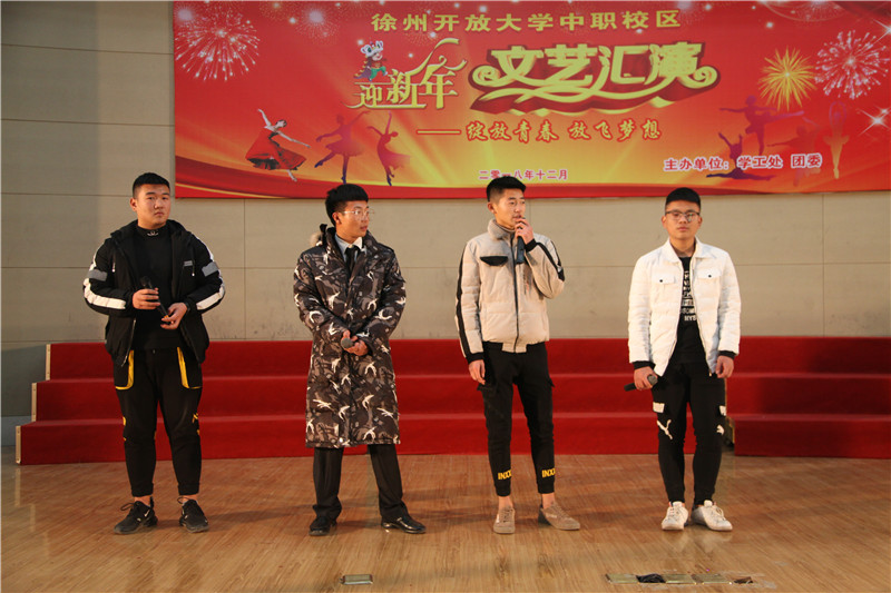 日出水了啊快点使劲动态图