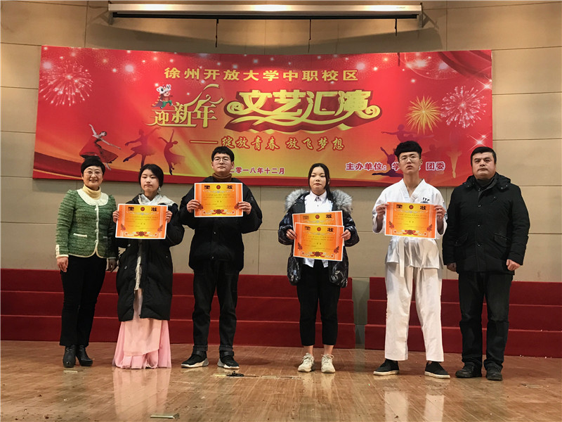 日出水了啊快点使劲动态图