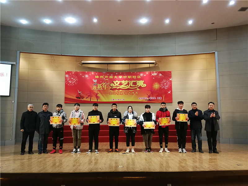 日出水了啊快点使劲动态图