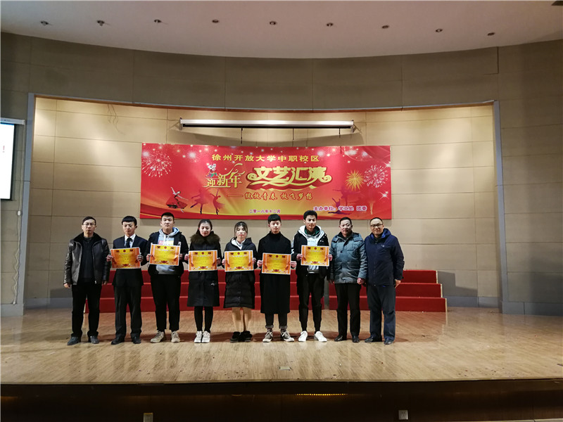 日出水了啊快点使劲动态图