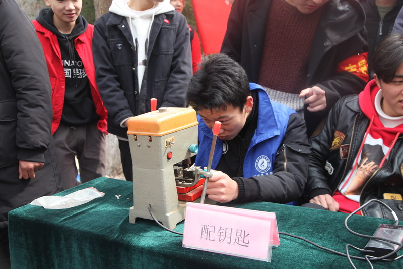 日出水了啊快点使劲动态图