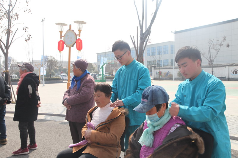 日出水了啊快点使劲动态图