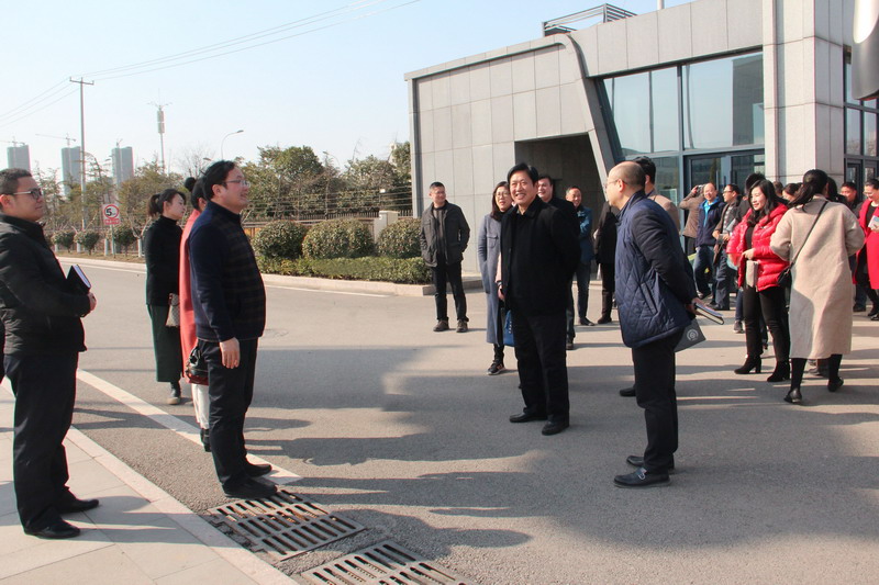 日出水了啊快点使劲动态图