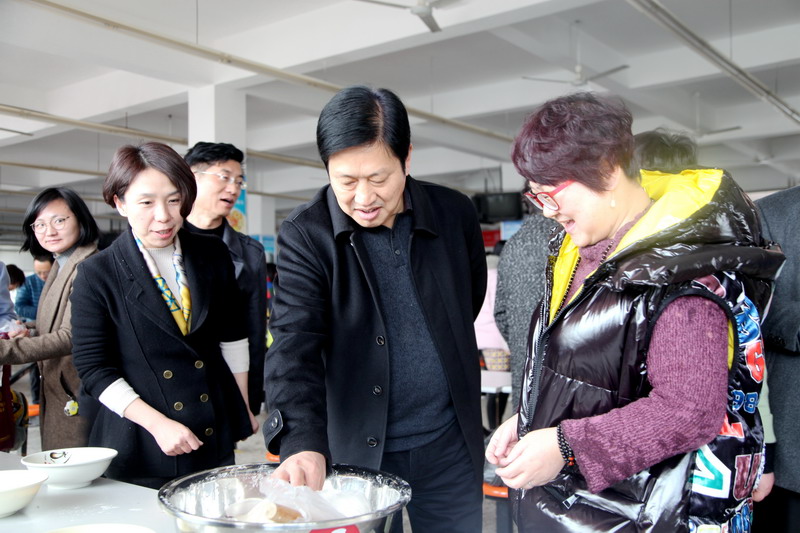 日出水了啊快点使劲动态图