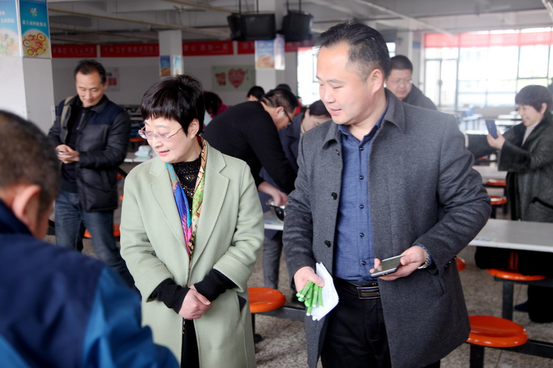 日出水了啊快点使劲动态图