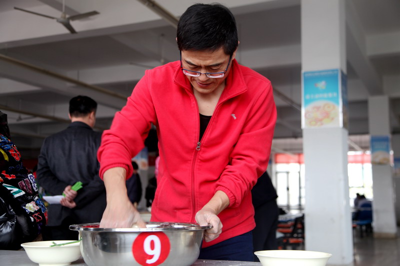 日出水了啊快点使劲动态图