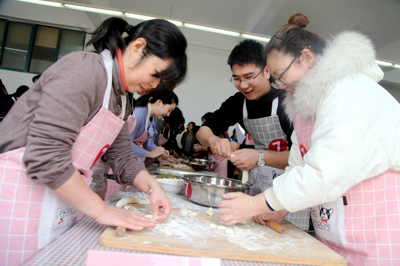 日出水了啊快点使劲动态图
