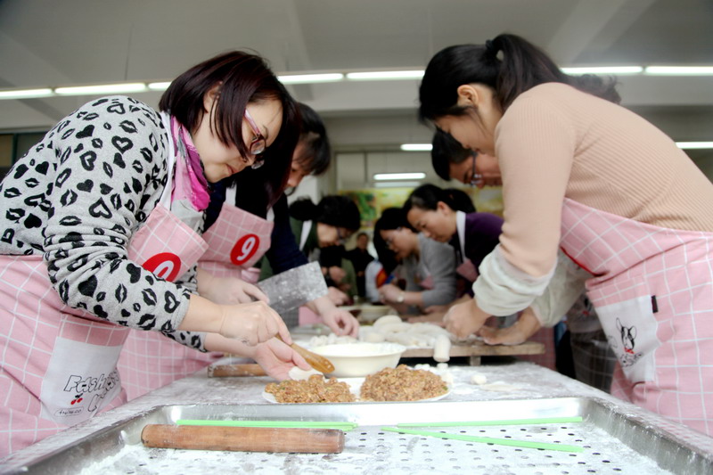 日出水了啊快点使劲动态图