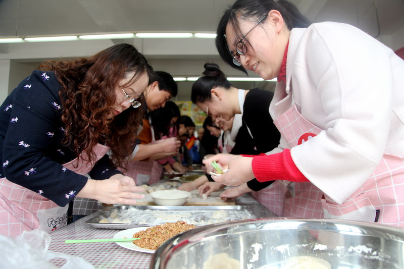 日出水了啊快点使劲动态图