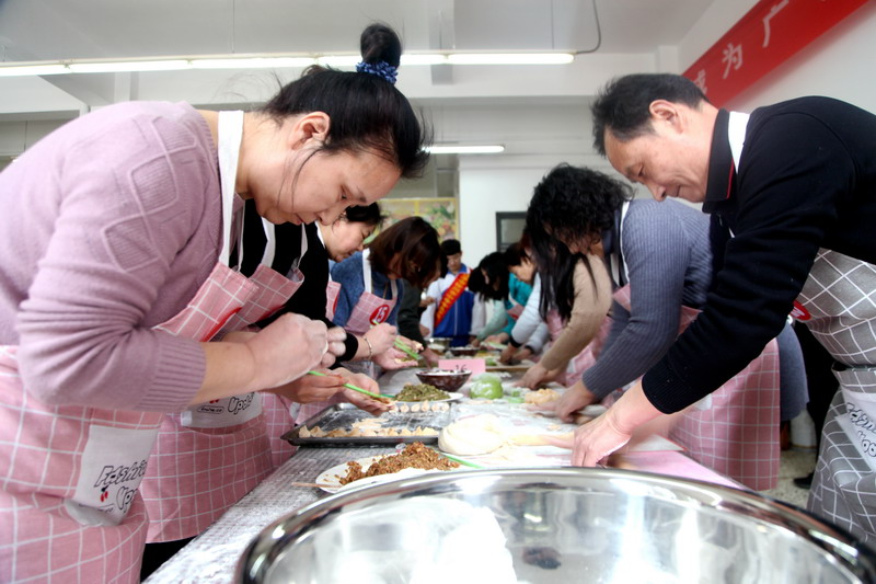 日出水了啊快点使劲动态图