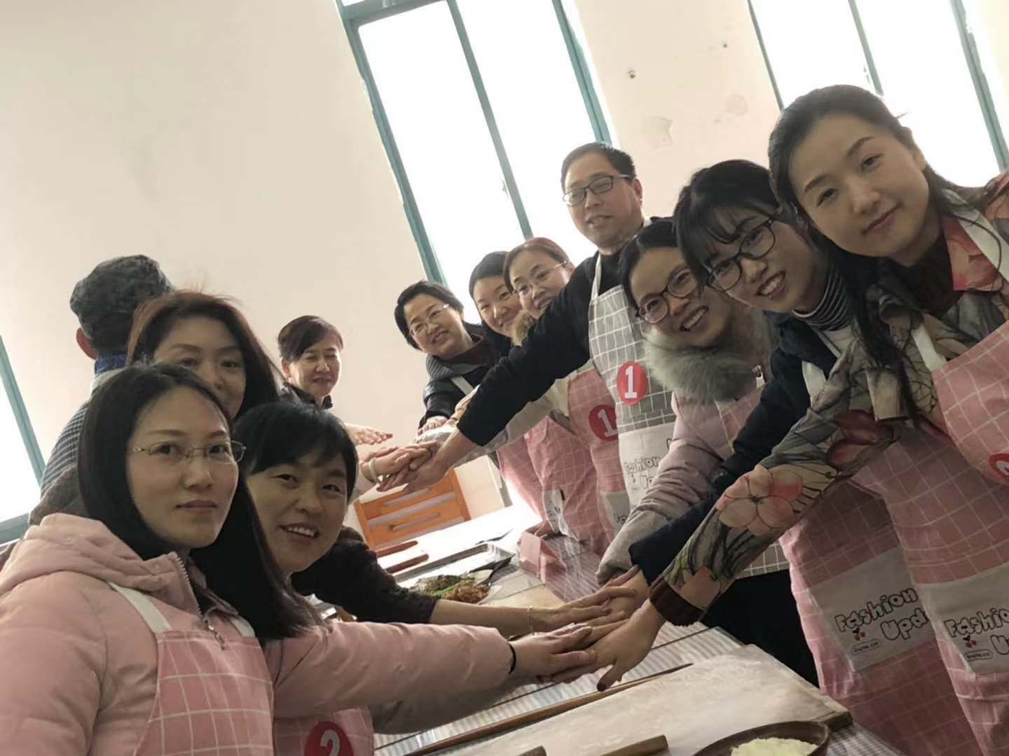 日出水了啊快点使劲动态图