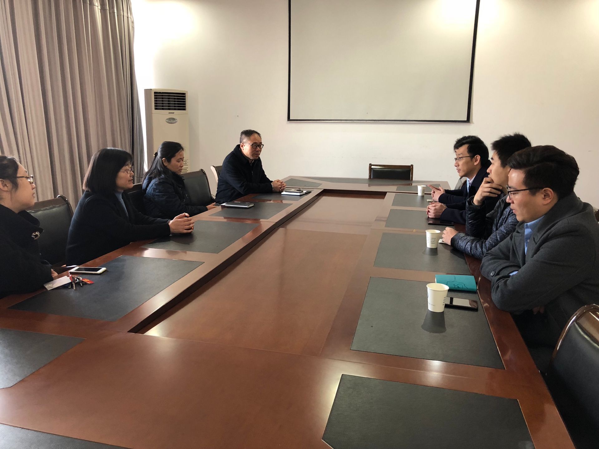 日出水了啊快点使劲动态图