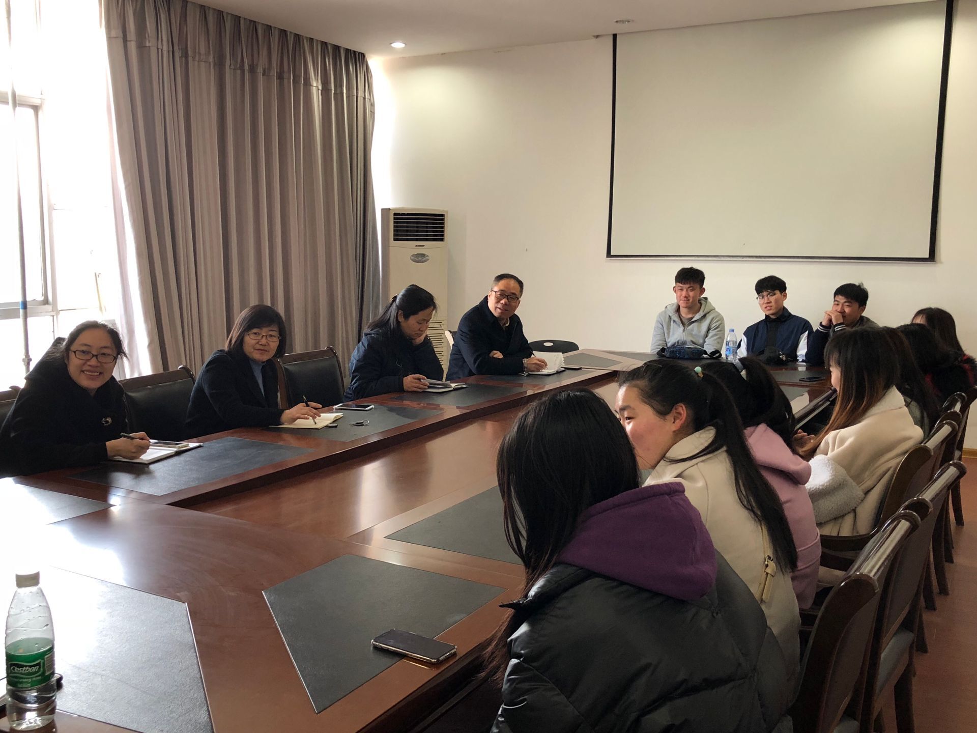 日出水了啊快点使劲动态图