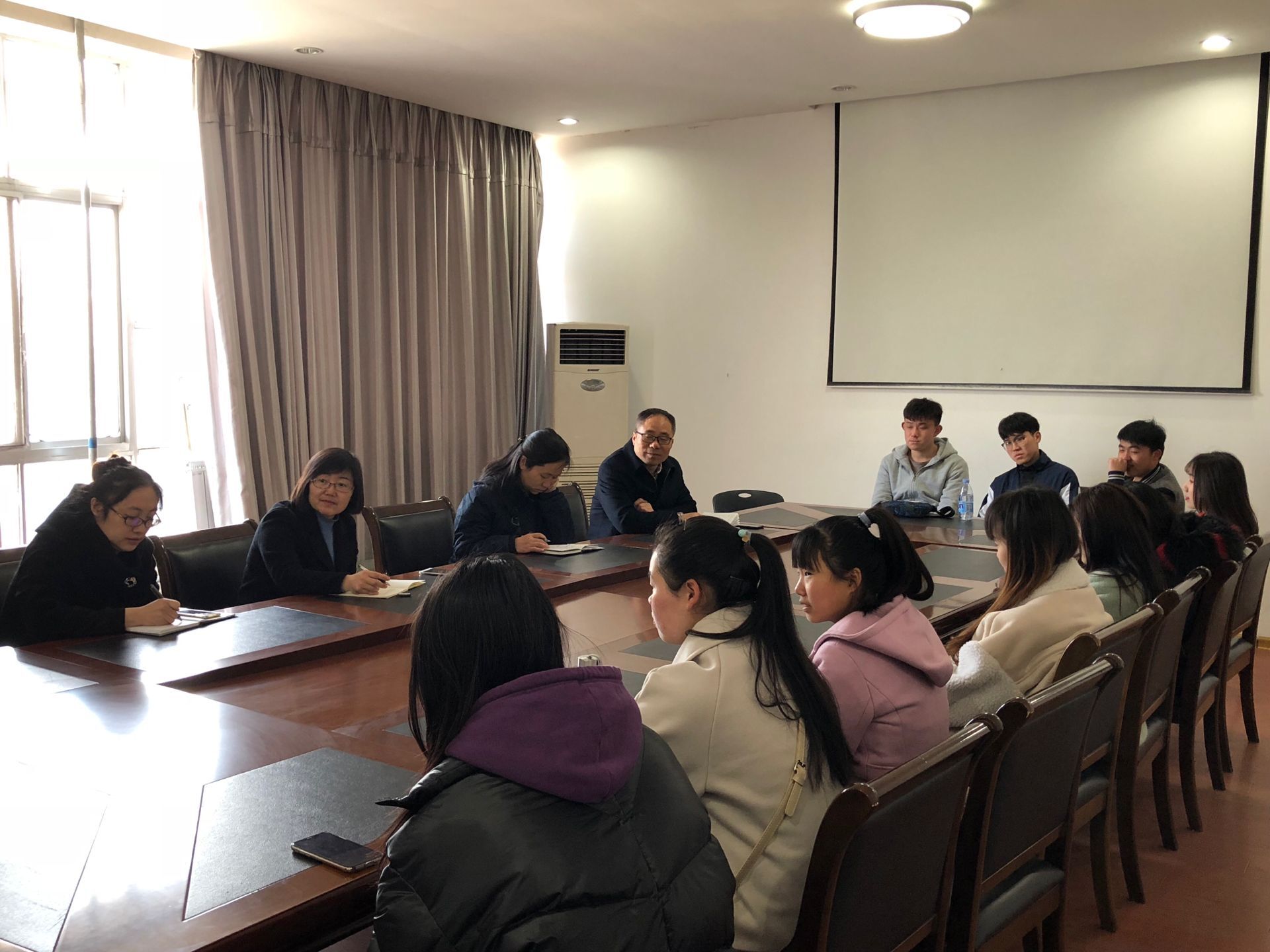 日出水了啊快点使劲动态图