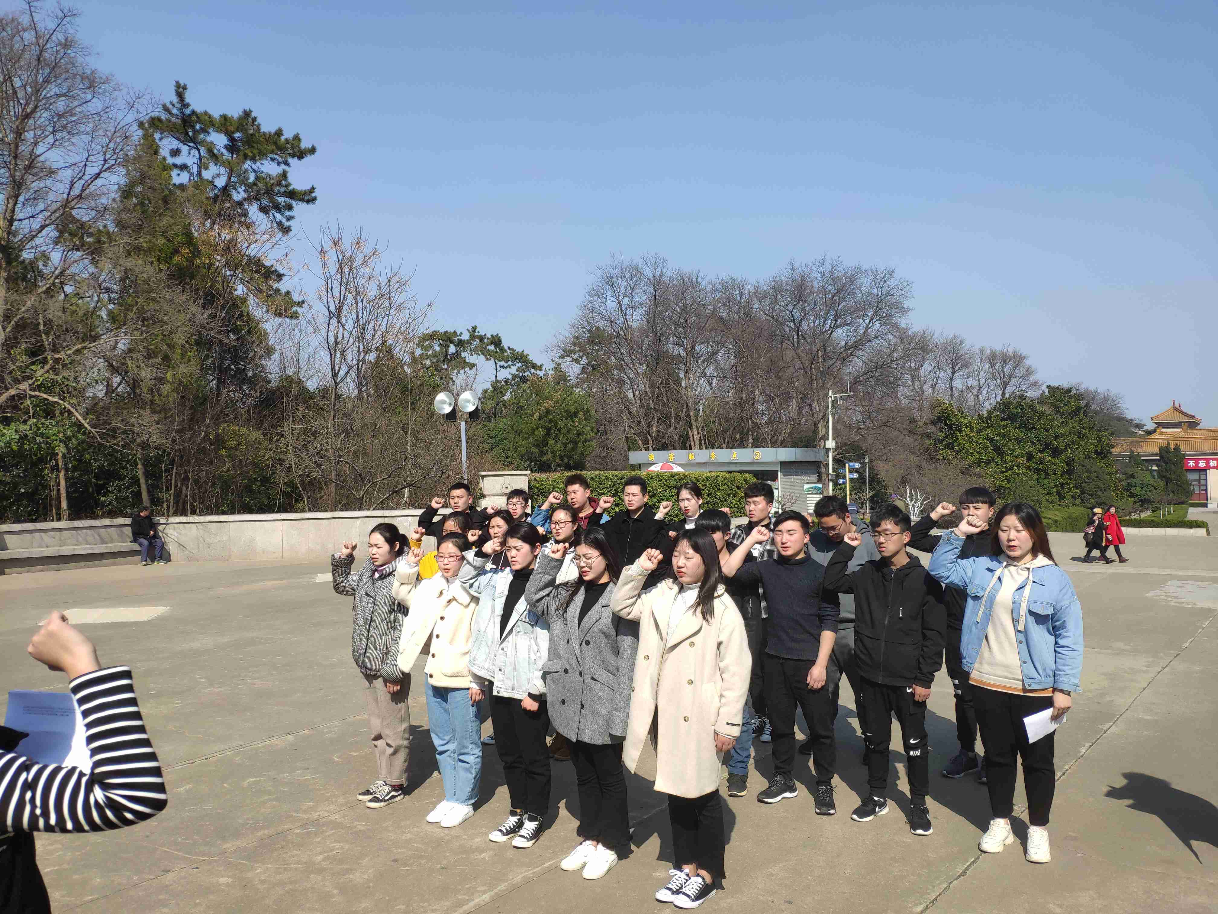 日出水了啊快点使劲动态图