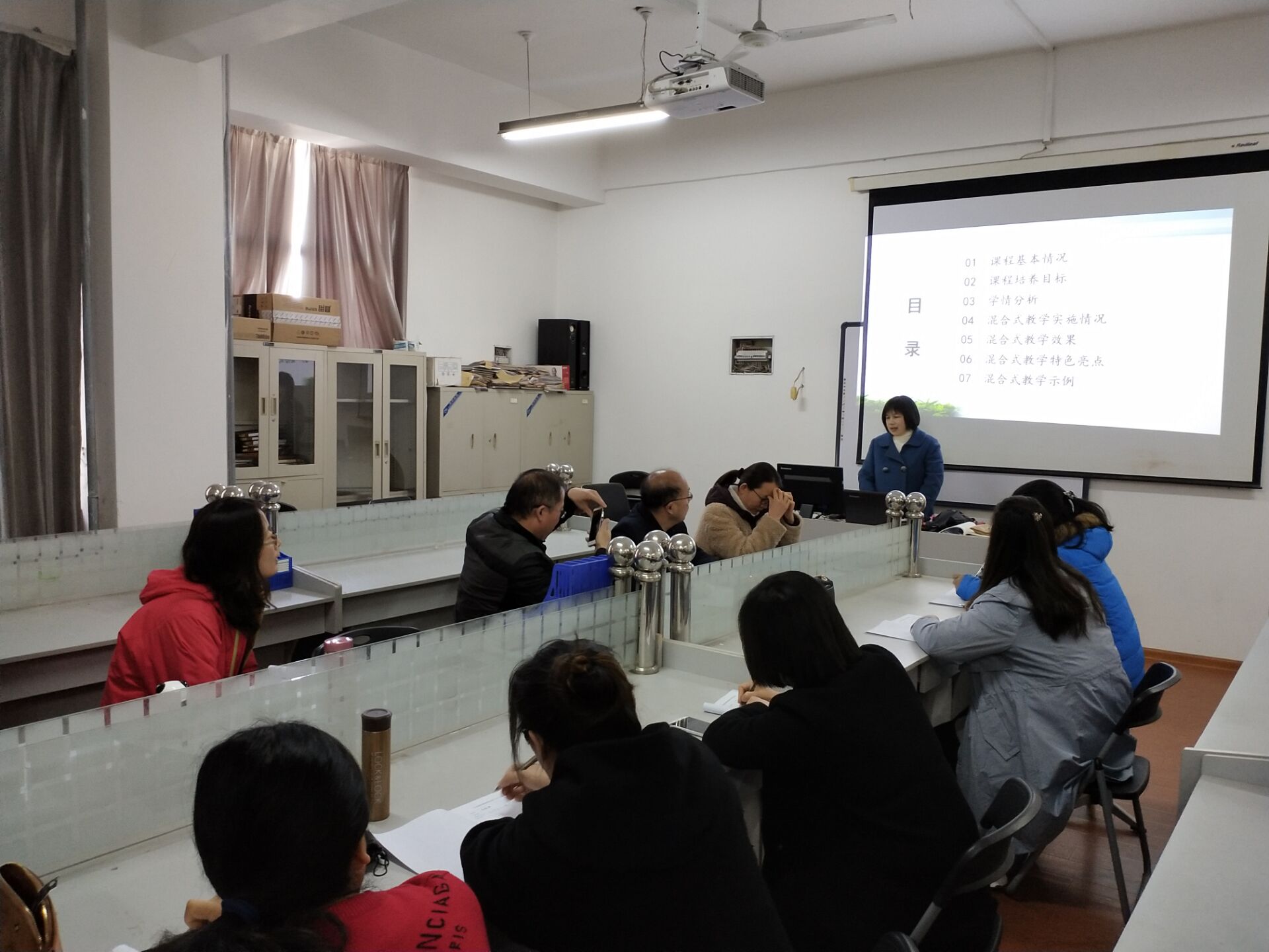 日出水了啊快点使劲动态图