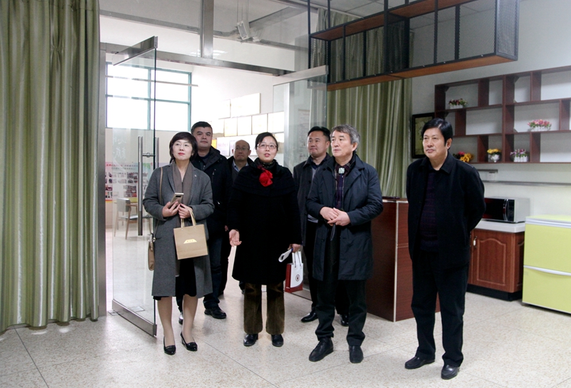 日出水了啊快点使劲动态图