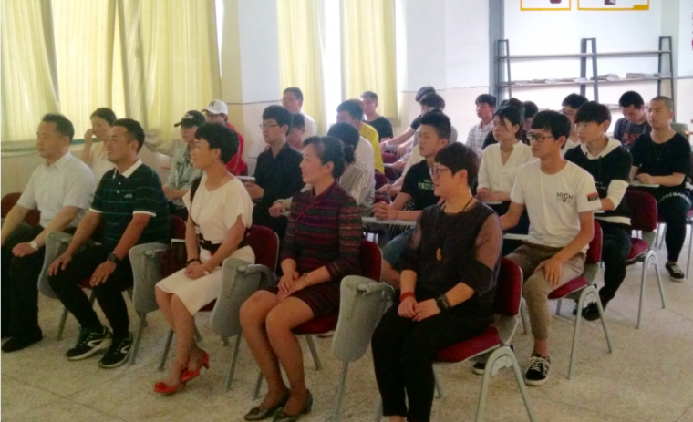 弘扬孝老精神，播撒爱心火种