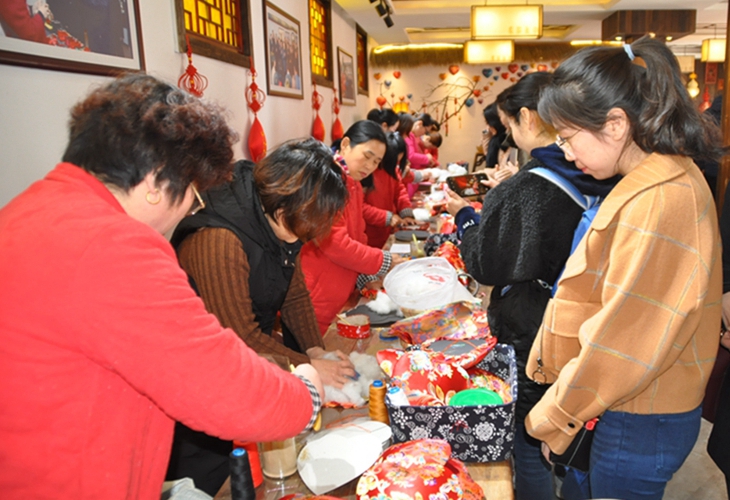 日出水了啊快点使劲动态图