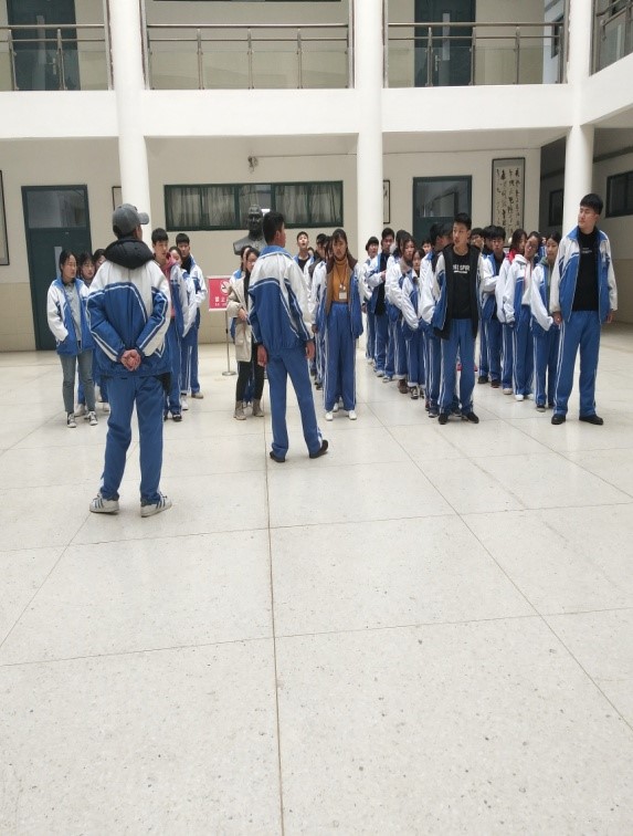 日出水了啊快点使劲动态图