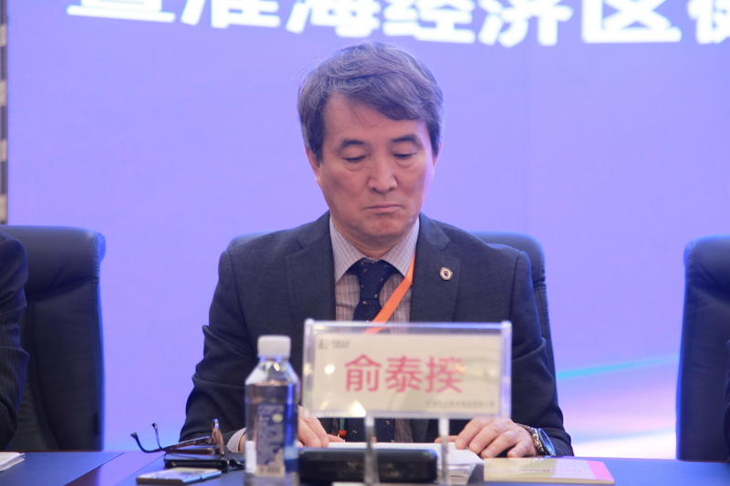 日出水了啊快点使劲动态图