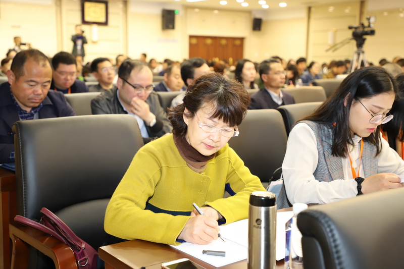 日出水了啊快点使劲动态图