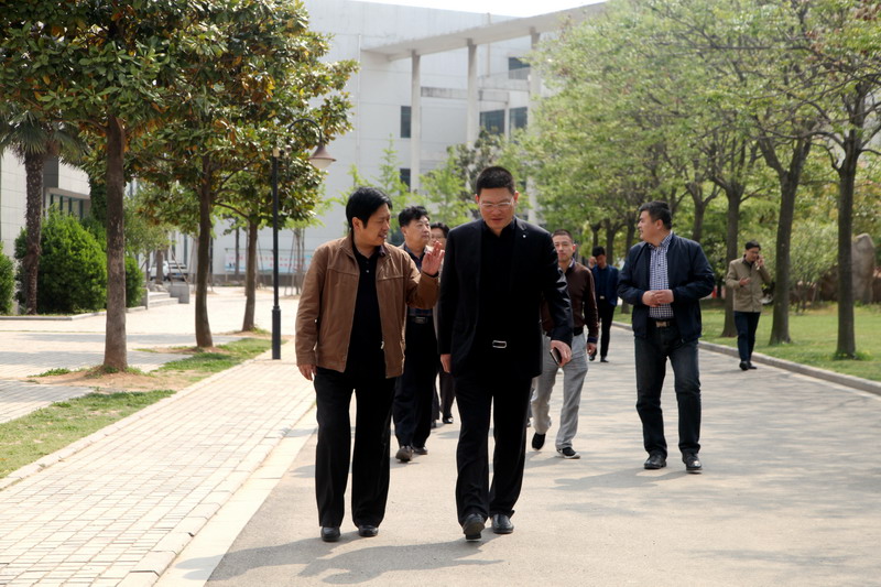 日出水了啊快点使劲动态图