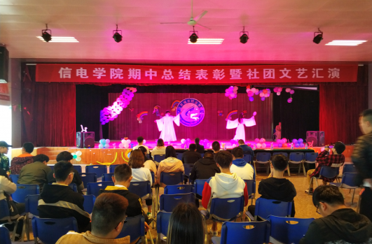 日出水了啊快点使劲动态图