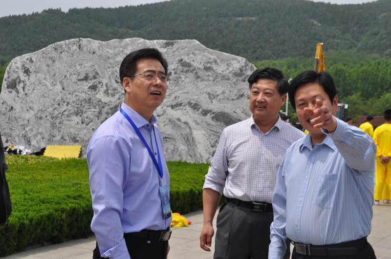 日出水了啊快点使劲动态图