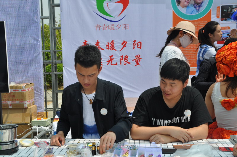 日出水了啊快点使劲动态图