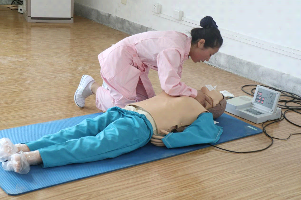 日出水了啊快点使劲动态图